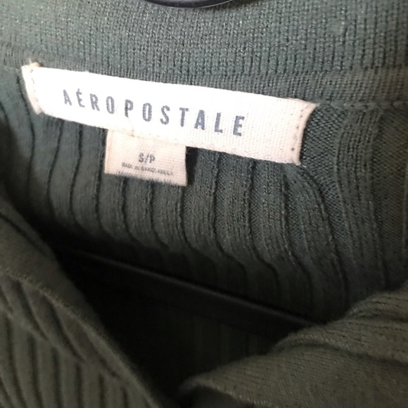 Size small right button up - Picture 2 of 2